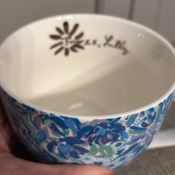 Lilly Pulitzer Coffee Mug Blue Floral High Maintenance Gold Ceramic 12 oz - Picture 2 of 6